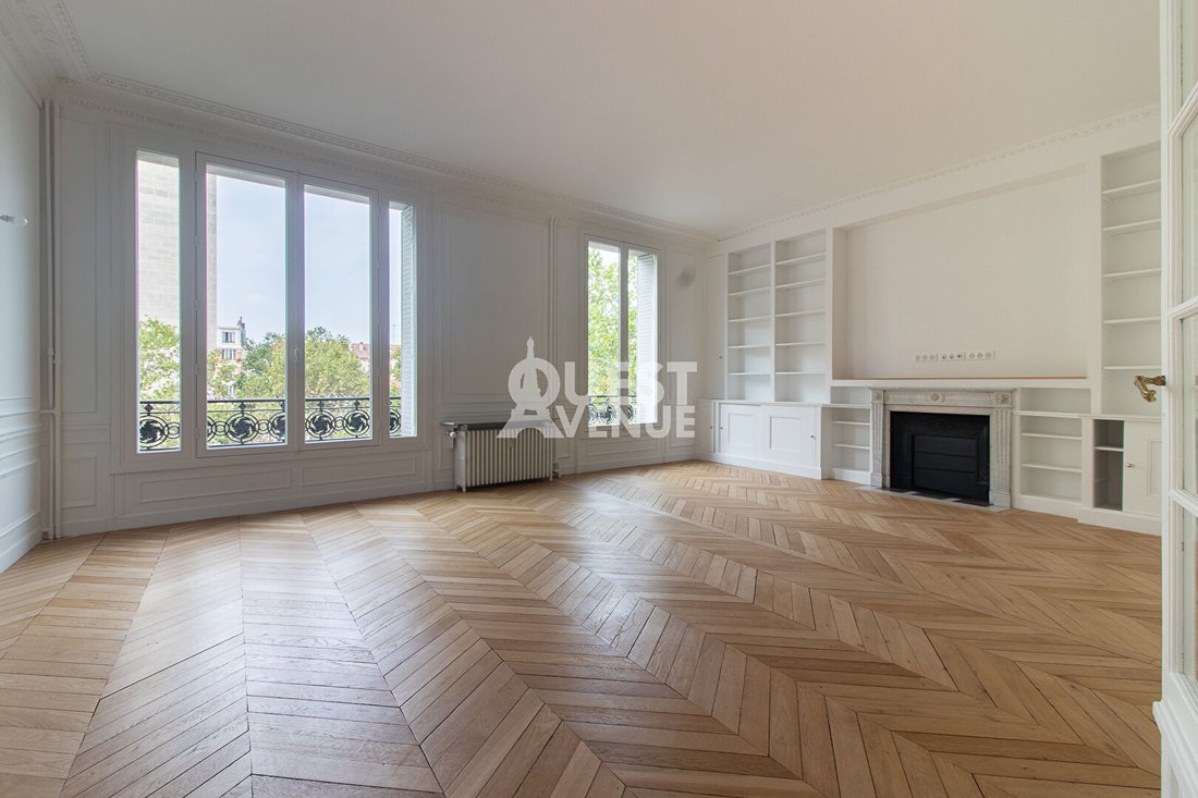 Apartment in Perouses, Paris, Ile-de-France 3 - 16067677