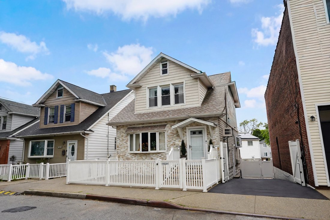 House in New York, New York, United States 3 - 19008765