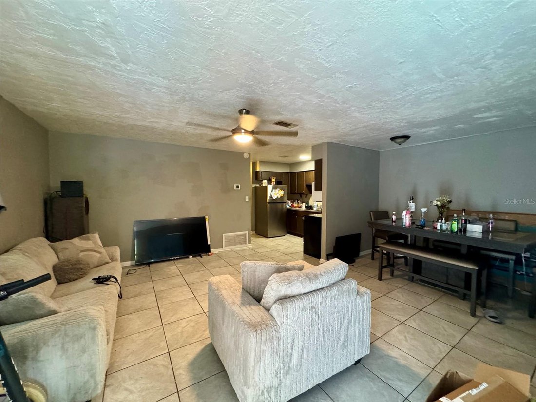 Gainesville, Florida, United States 5 - 19009493