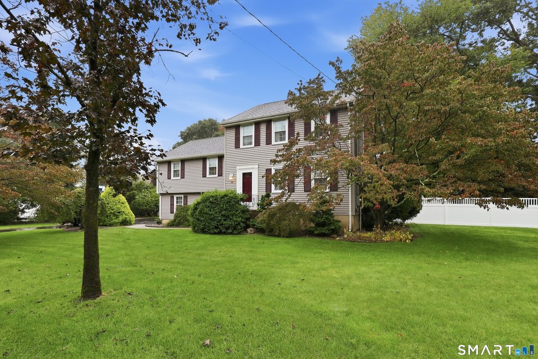 House in Glastonbury, Connecticut, United States 2 - 19014981