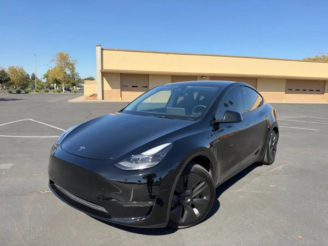Suv in Sacramento, CA, United States 3 - 19015886