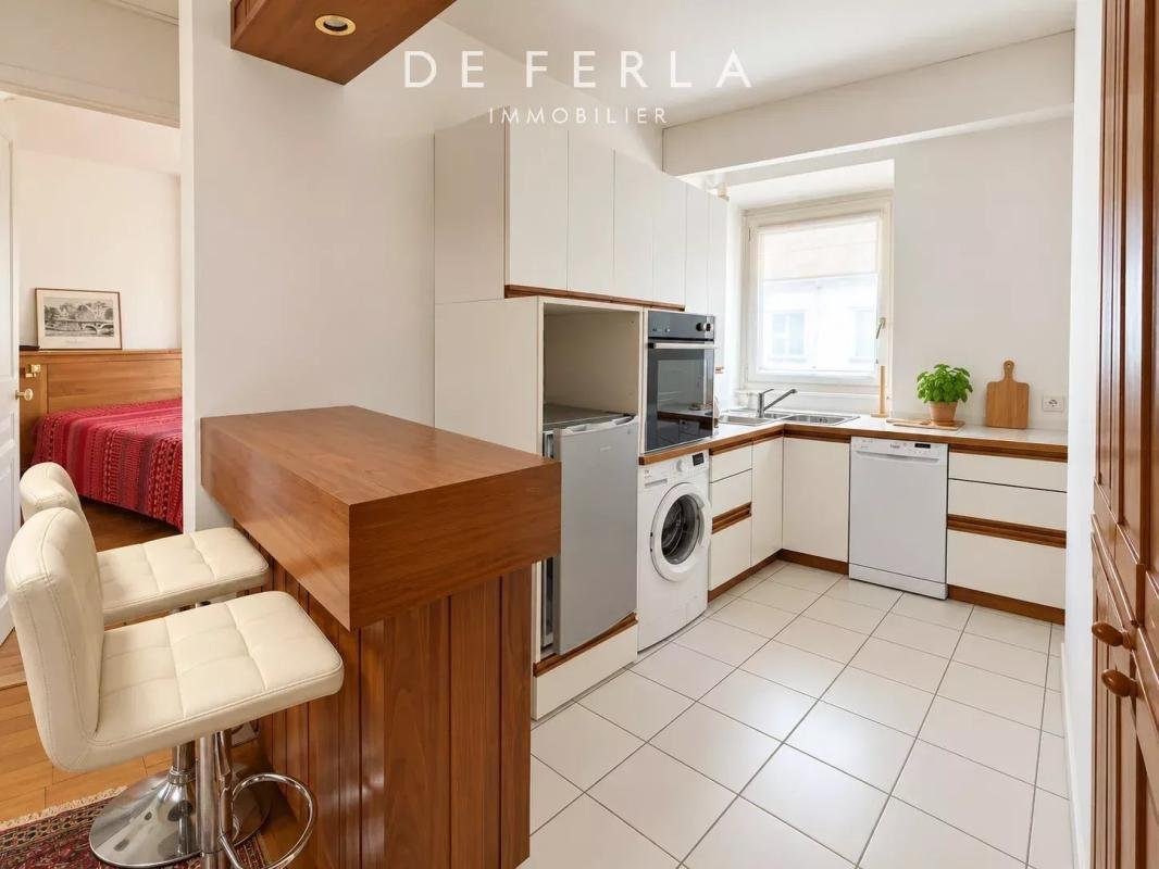 Apartment in Cambronne-Garibaldi, Paris 15e Arrondissement, Paris 5 - 19010897