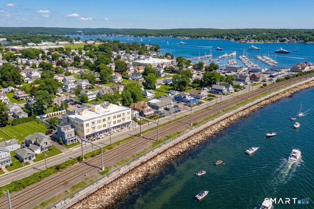 Condo in East Lyme, Connecticut, United States 1 - 19008990