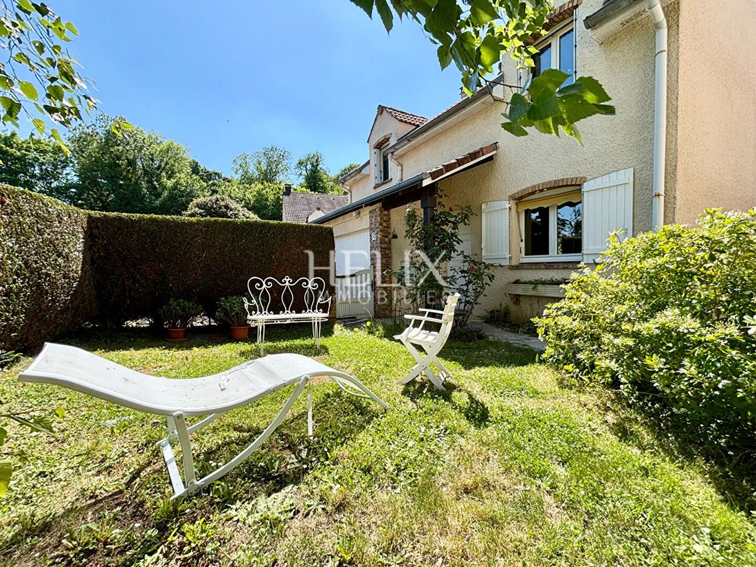 House in Forêt, Saint-Germain-en-Laye, France 1 - 16766622