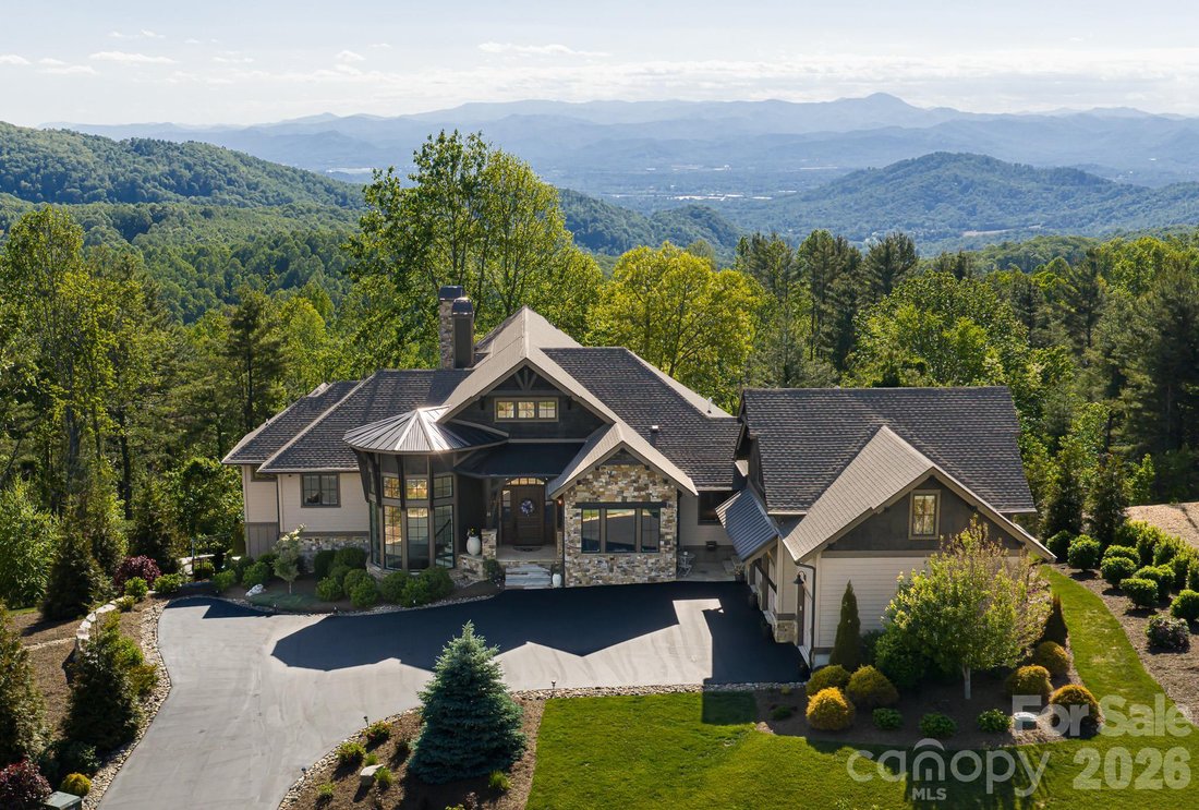 Casa en Hendersonville, Carolina del Norte, Estados Unidos 1 - 18117061