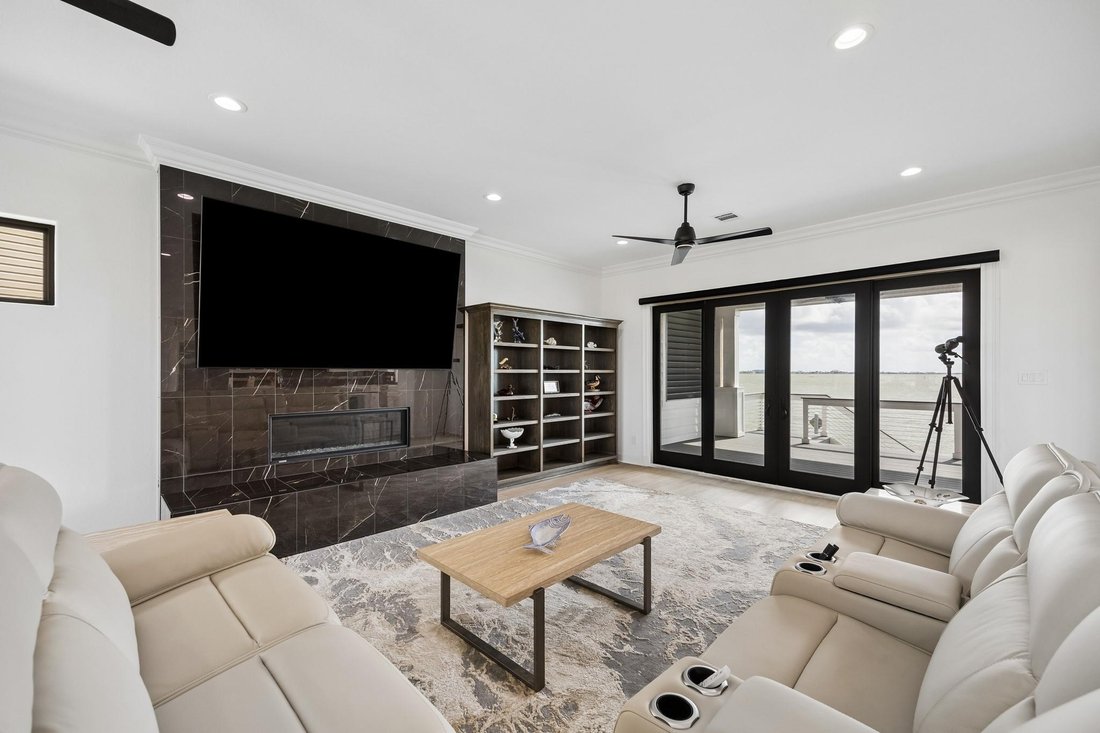 House in Galveston, Texas, United States 2 - 19014481