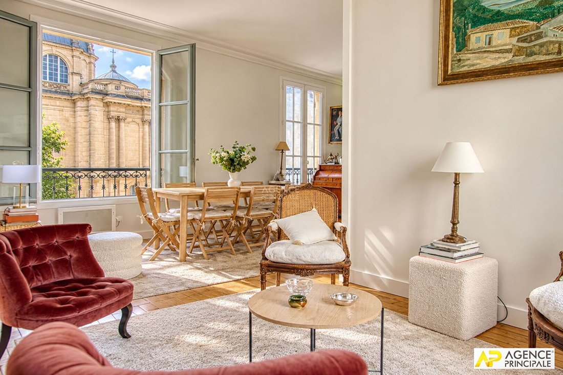 Apartment in Domaine National du Château, Versailles, France 3 - 19010409