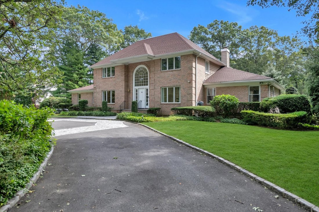 House in Syosset, New York, United States 2 - 19014753