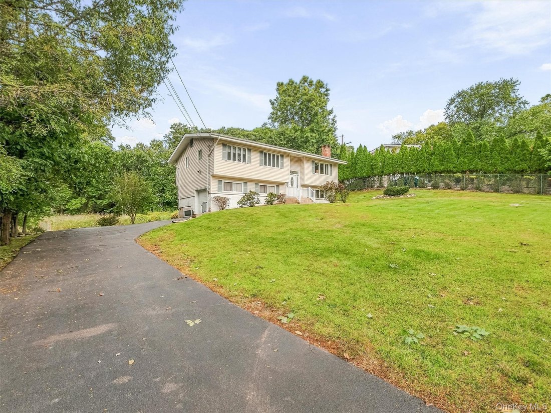House in Airmont, New York, United States 2 - 19009960