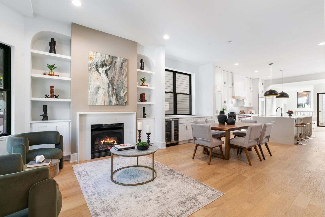 House in Chicago, Illinois, United States 3 - 19010111