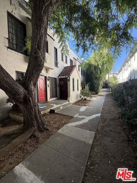 Los Angeles, California, United States 3 - 19012639