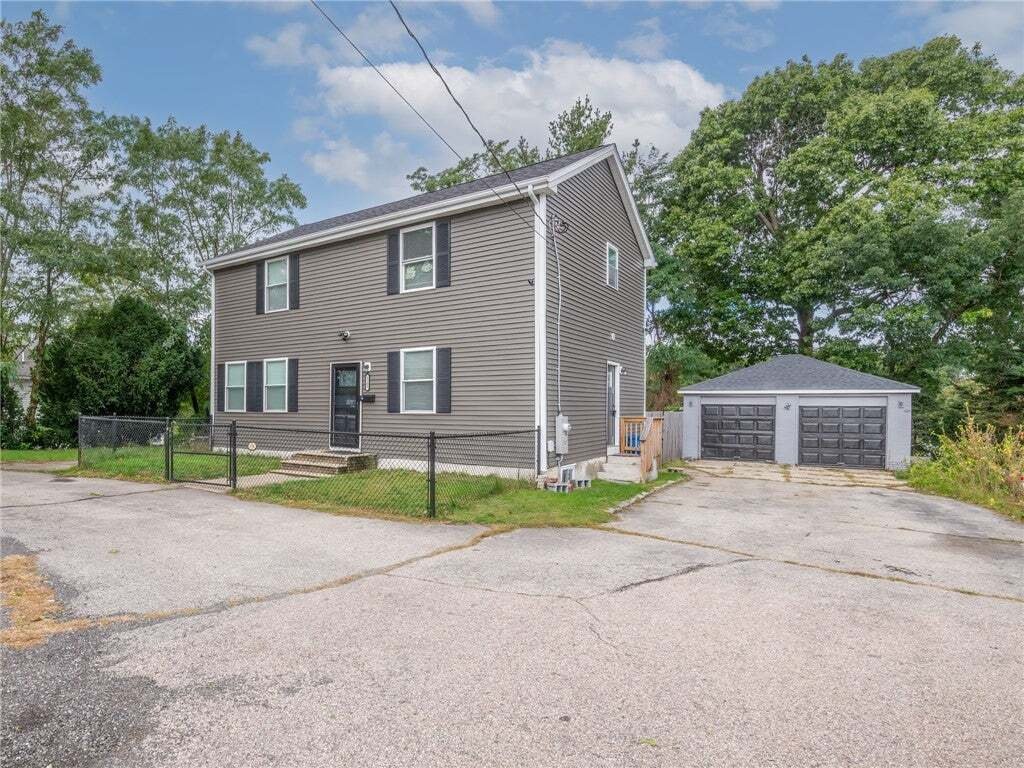 House in Cranston, Rhode Island, United States 2 - 19012512