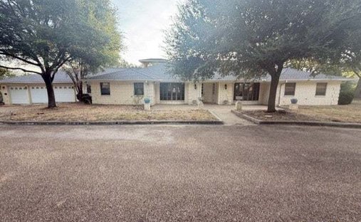 House in Bruceville-Eddy, Texas, United States 1