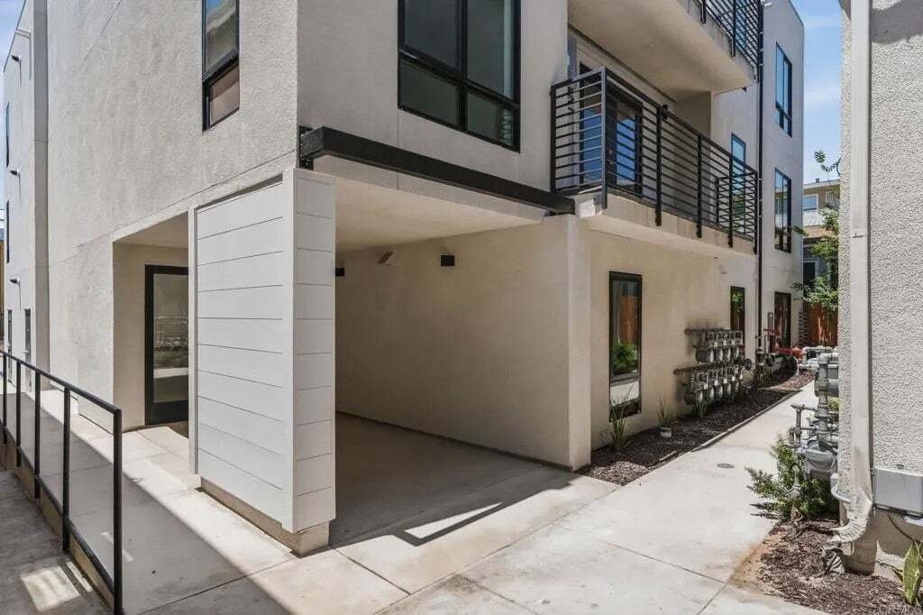 San Diego, California, United States 4 - 19011446