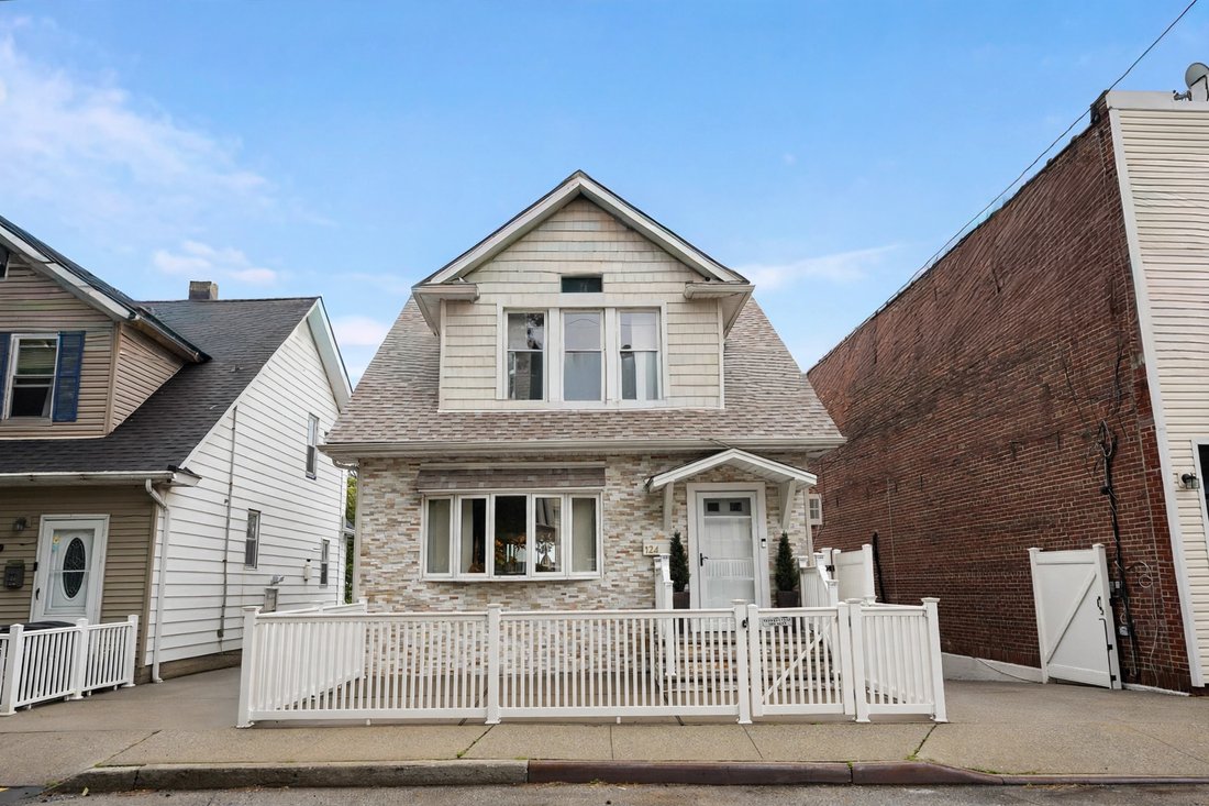 House in New York, New York, United States 1 - 19008765