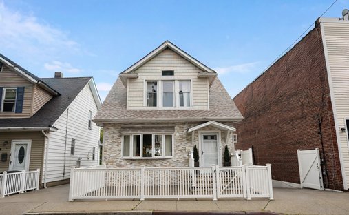 House in New York, New York, United States 1