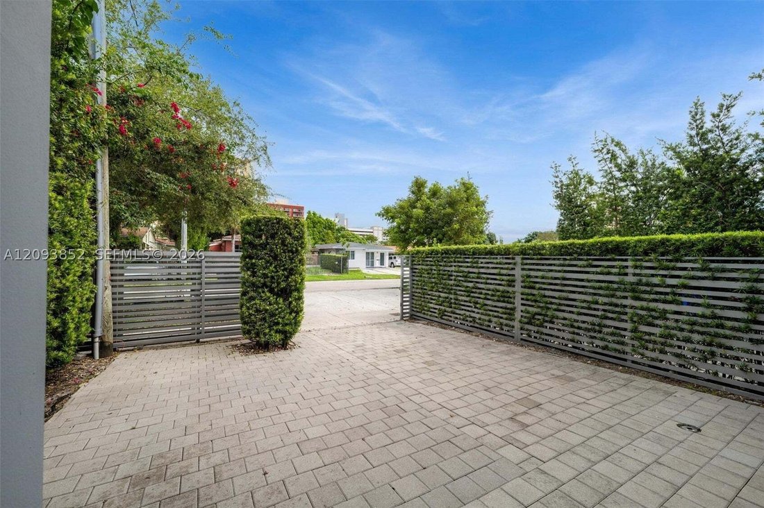 Townhouse in Miami, Florida, United States 2 - 19009581