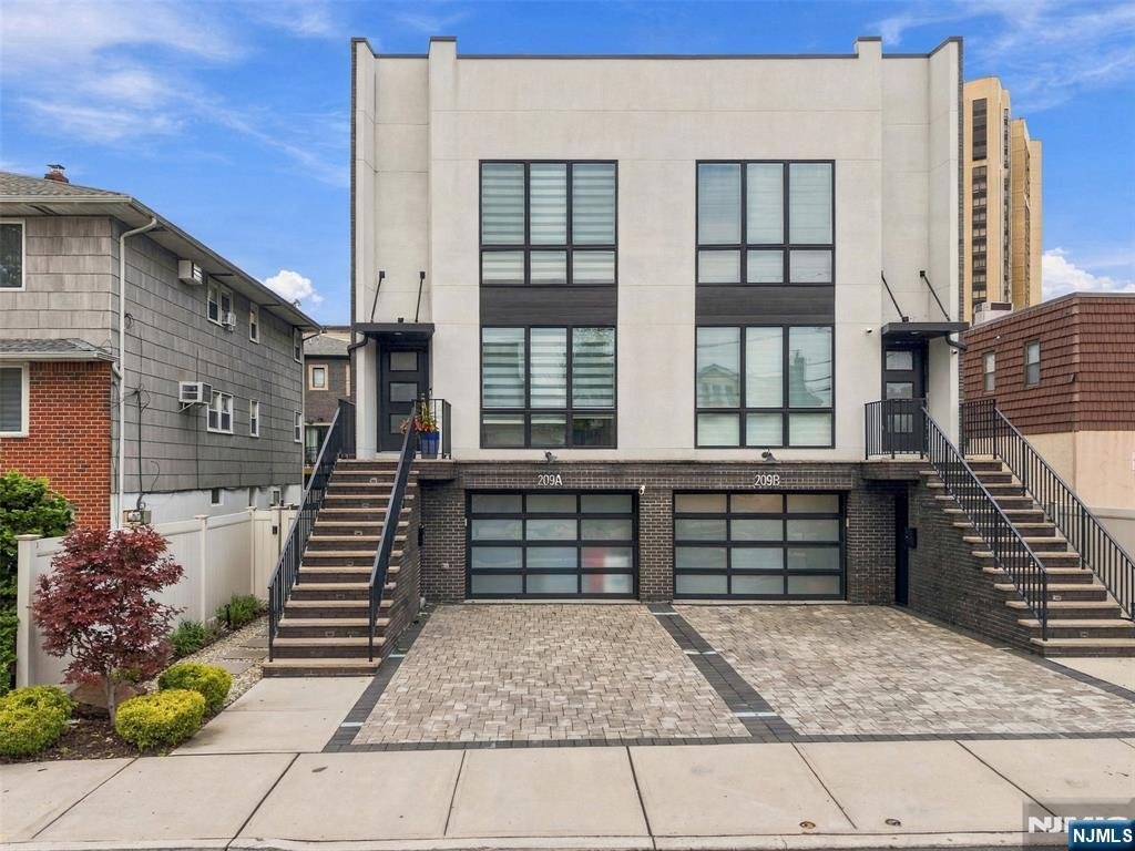 Condo in Cliffside Park, New Jersey, United States 4 - 19011633
