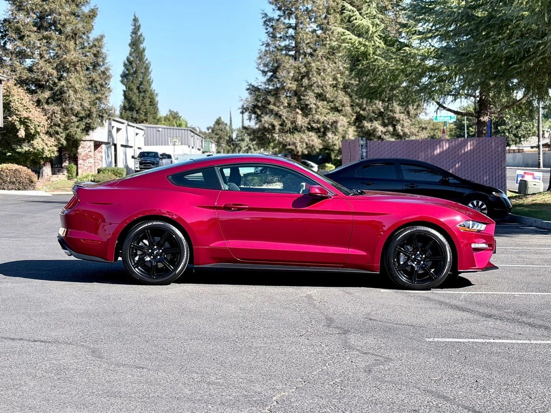 Coupe in Fresno, CA, United States 2 - 19010431