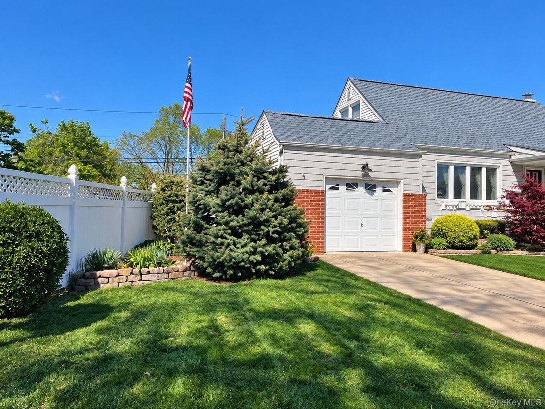 House in Wantagh, New York, United States 2 - 19016239