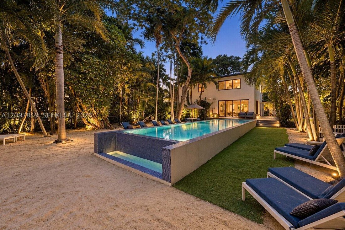 House in Miami, Florida, United States 1 - 19009572
