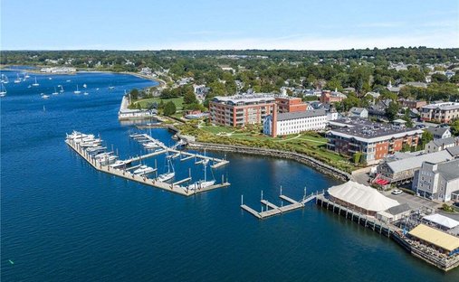 Condo in Bristol, Rhode Island, United States 1