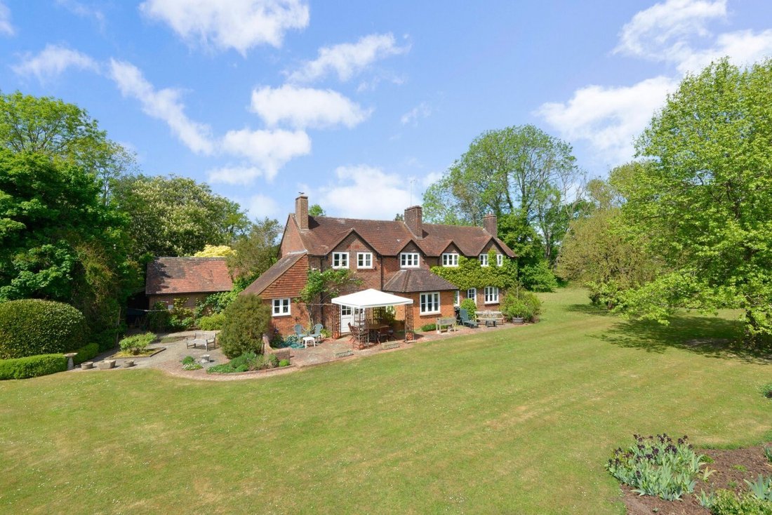 House in Rudgwick, England 1 - 19012456