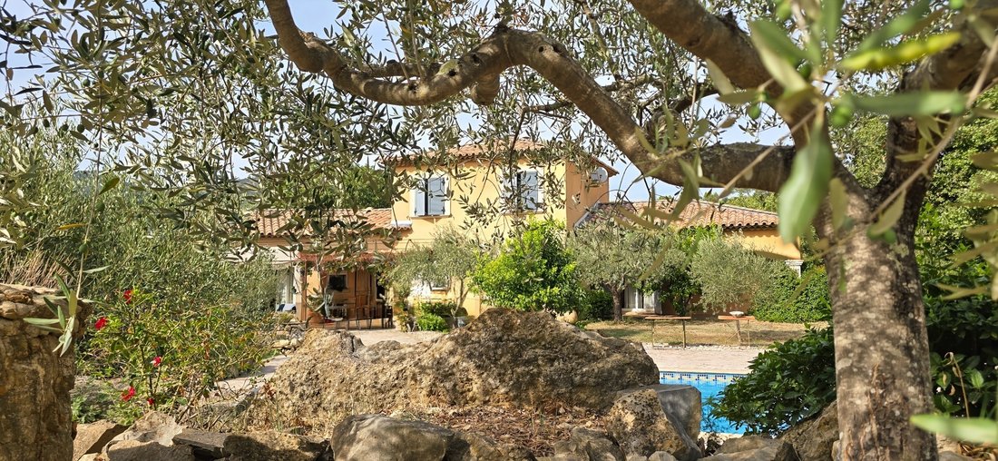 Villa in Solliès-Toucas, Provence-Alpes-Côte d'Azur, France 2 - 19011197
