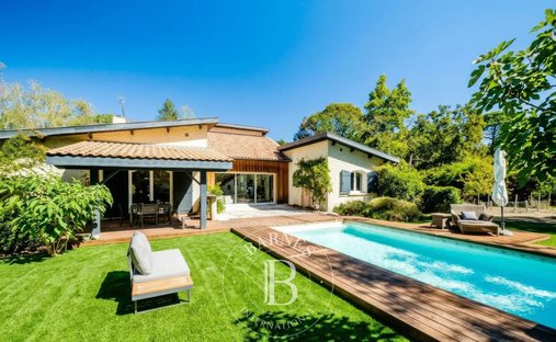 House in Magonty, Pessac, France 1