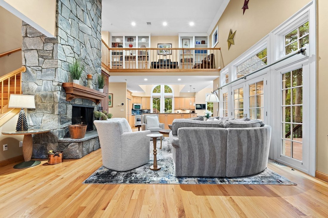 House in Bolton, Massachusetts, United States 3 - 19013898