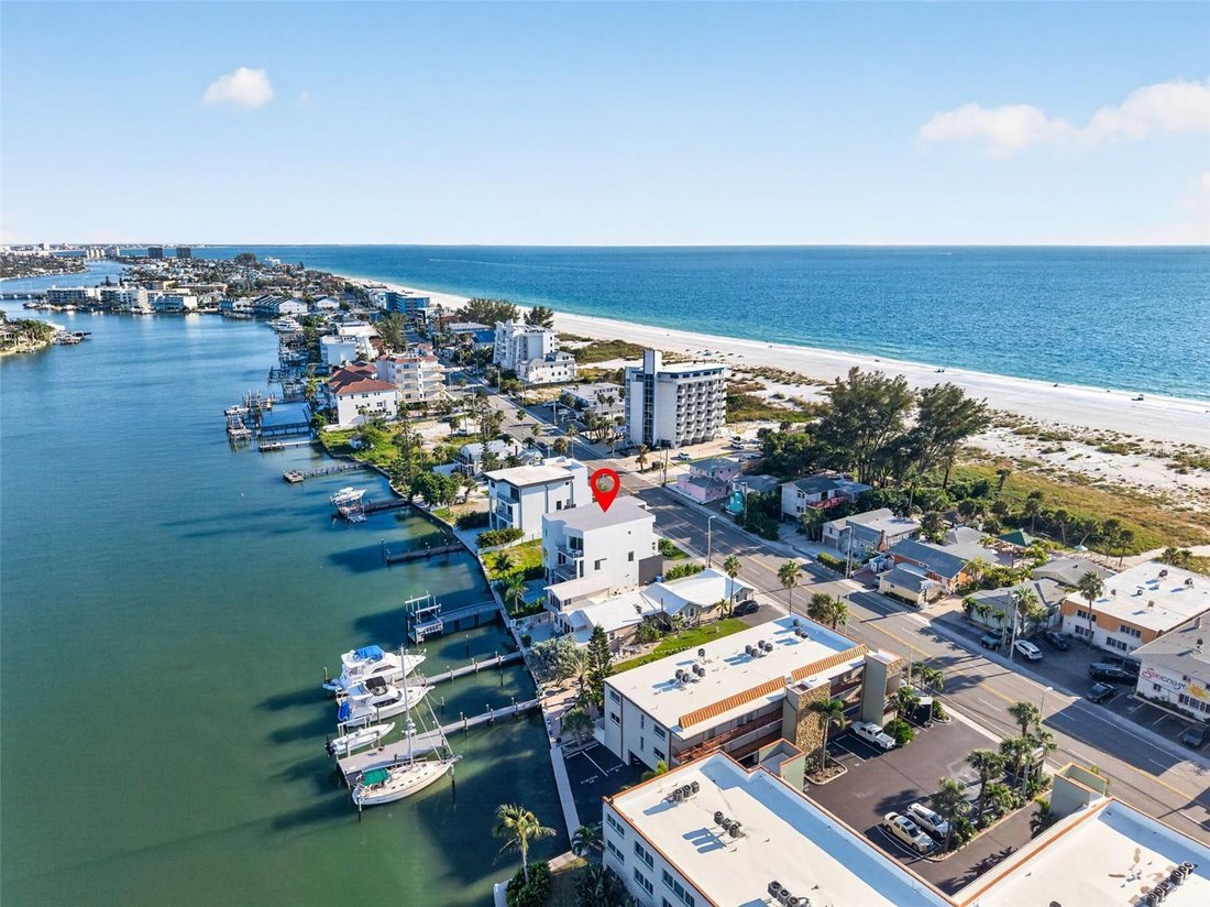 House in St. Pete Beach, Florida, United States 5 - 19010055