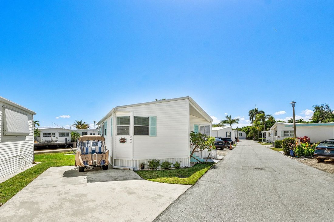 Co Op in Boynton Beach, Florida, United States 2 - 19011758