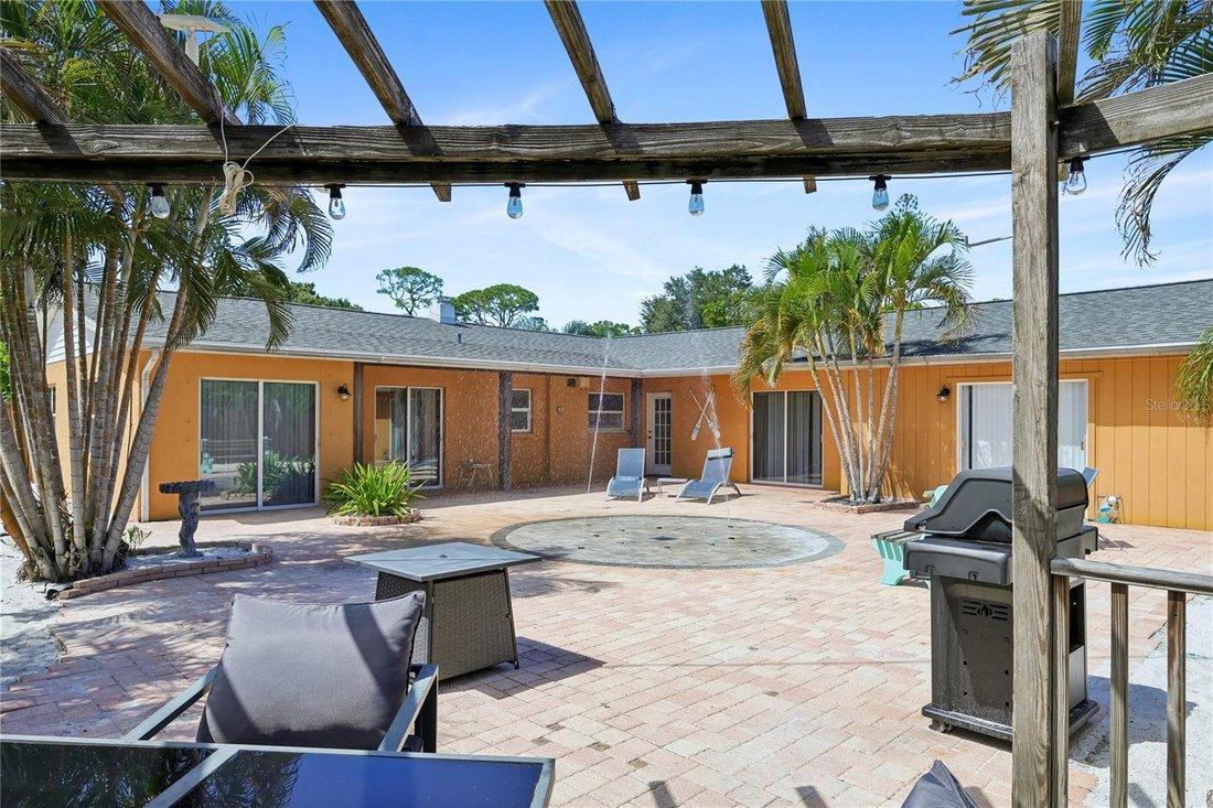 House in Sarasota, Florida, United States 3 - 19014818