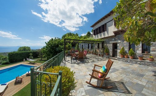 Villa in Municipla unit of Milies, Thessaly and Central Greece, Greece 1
