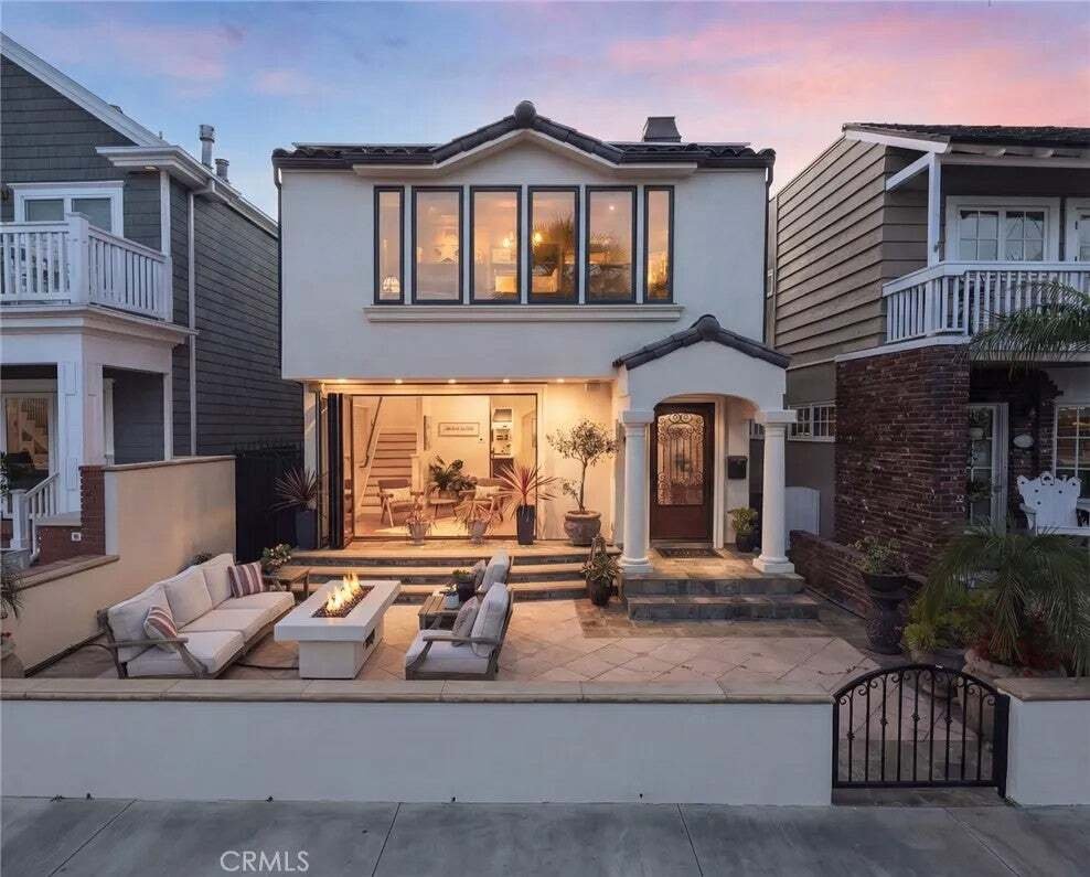 House in Signal Hill, California, United States 2 - 19011492