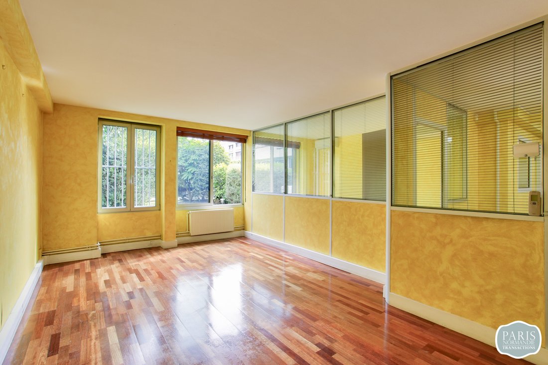 Apartment in Côte Saint Louis, Garches, France 3 - 16891341
