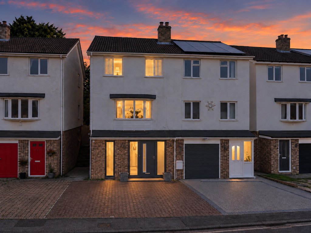 House in Riverpark Estate, Shaw, England 1 - 19009206
