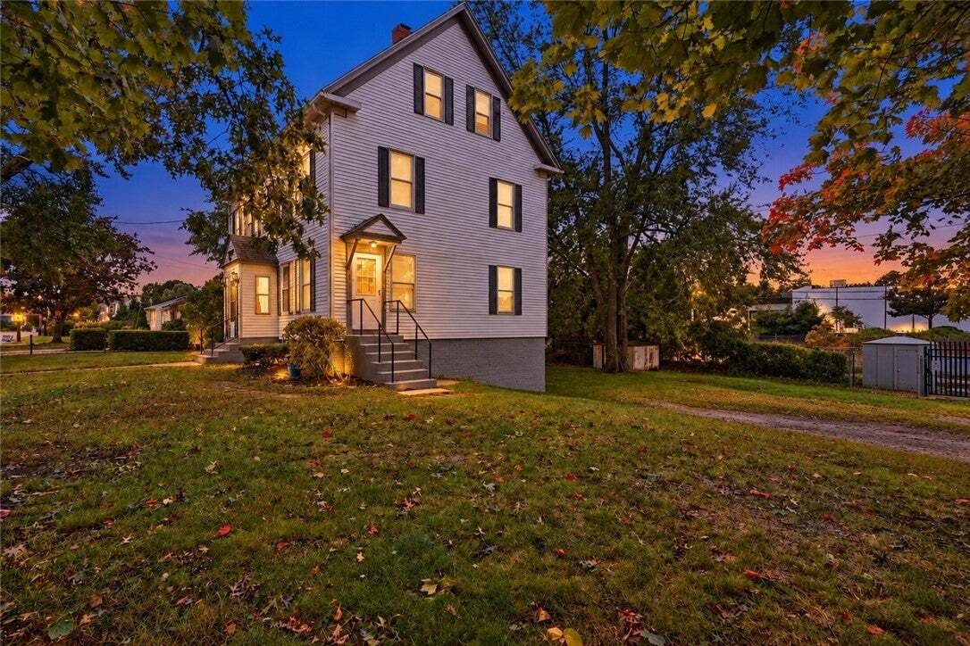 Warwick, Rhode Island, United States 2 - 19009134