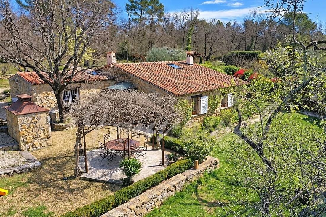 House in Tourrettes, Provence-Alpes-Côte d'Azur, France 1 - 17495641