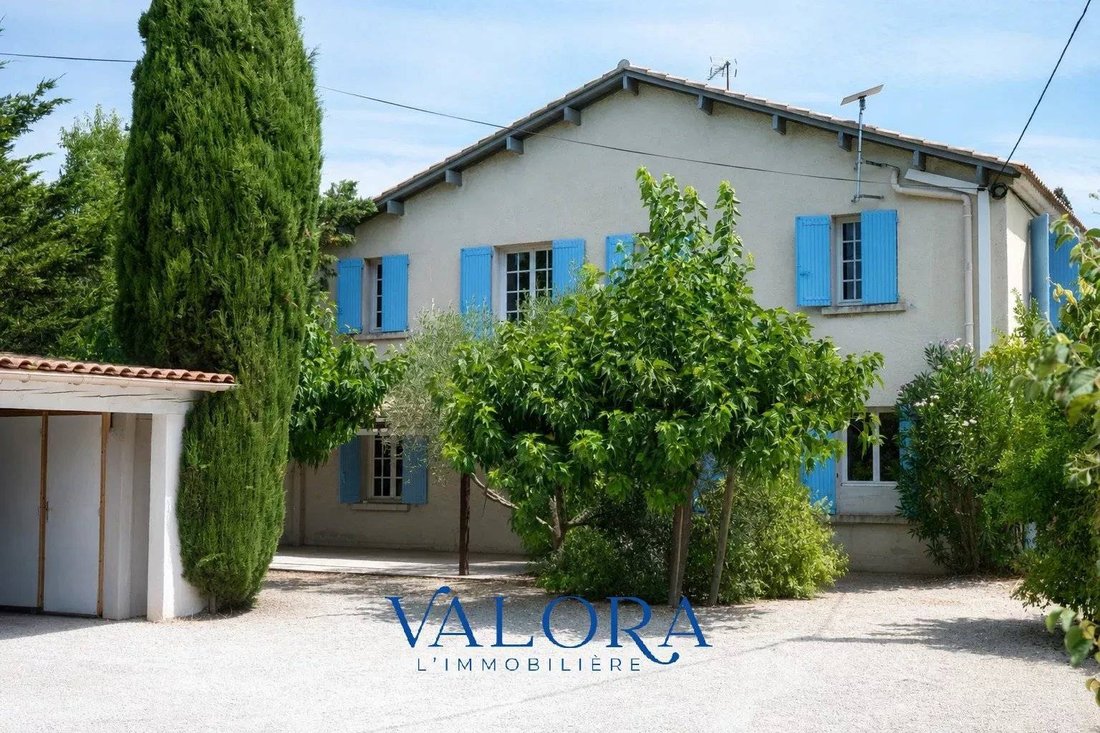 Estate in Saint-Rémy-de-Provence, Provence-Alpes-Côte d'Azur, France 1 - 18414970