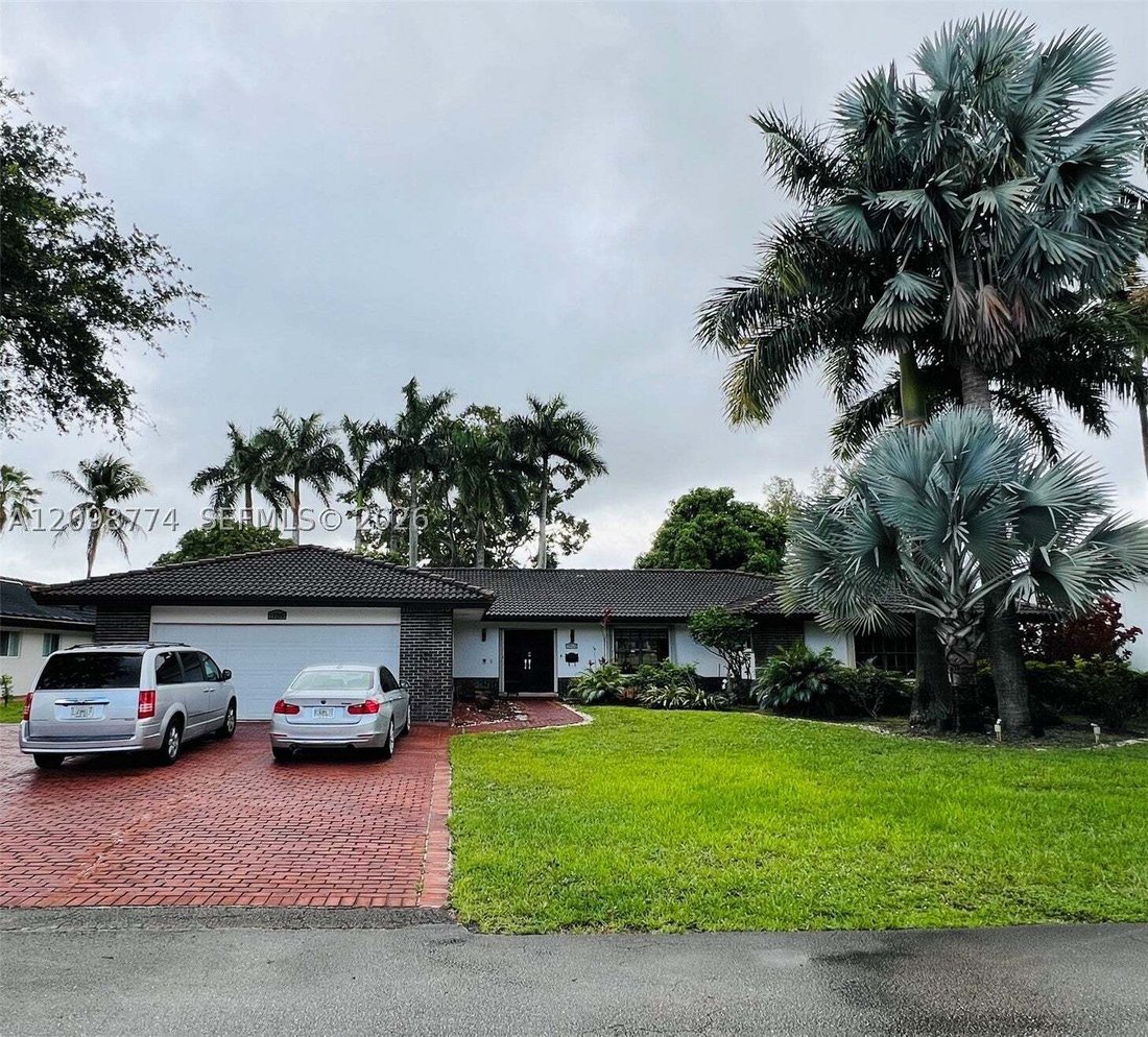 House in Hialeah, Florida, United States 2 - 19009592
