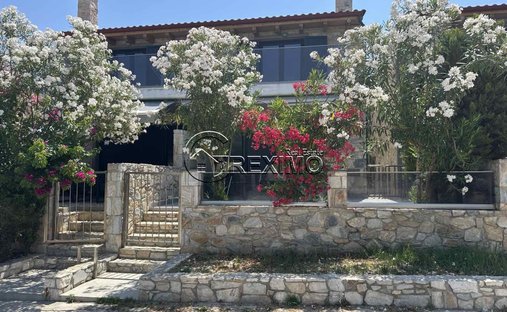 Townhouse in Pallini Municipal Unit, Macedonia and Thrace, Greece 1