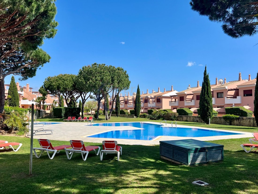 Townhouse in Alcantarilha, Algarve, Portugal 1 - 19015289