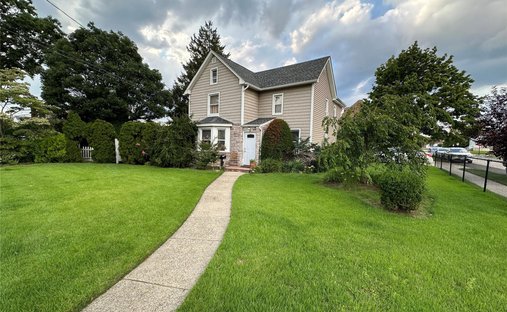 Lynbrook, New York, United States 1