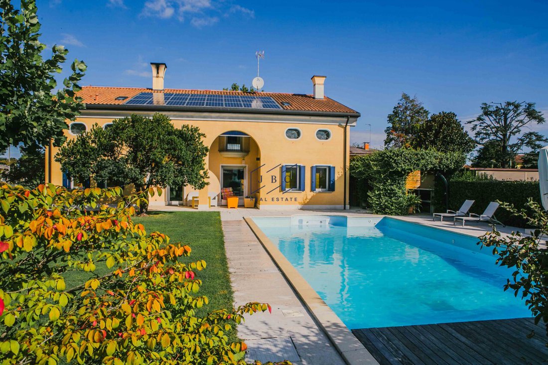 Villa in Ormelle, Veneto, Italy 2 - 19015557