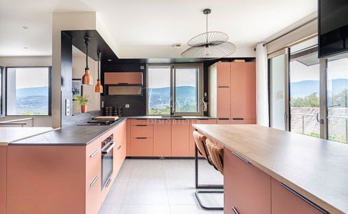 House in Albens, Entrelacs, France 1