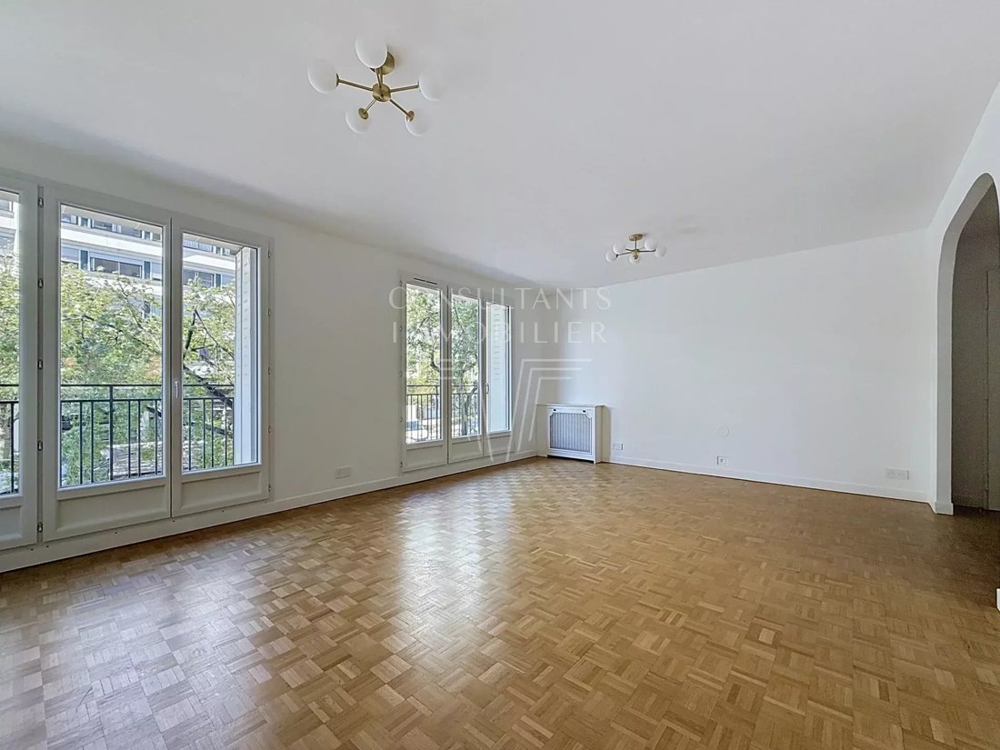 Apartment in Vaugirard-Parc des Expositions, Paris 15e Arrondissement, Paris 2 - 19010803