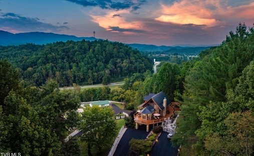 House in Mountain City, Tennessee, United States 1