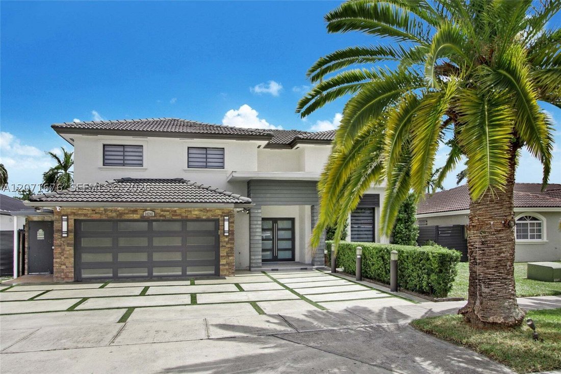 House in Miami, Florida, United States 1 - 19009588