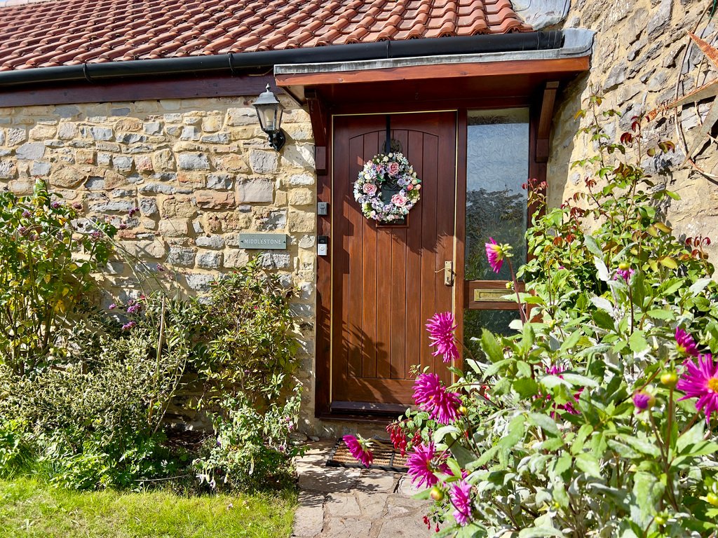 House in Stockland Bristol, England 3 - 19015040